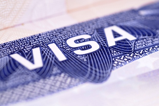 На початку наступного року ЄК запропонує скасувати візи для українців з біометричними закордонними паспортами