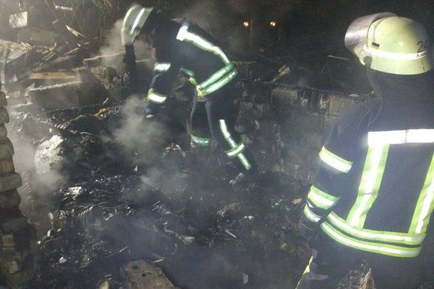 У Києві горів будинок, згоріли заживо двоє людей