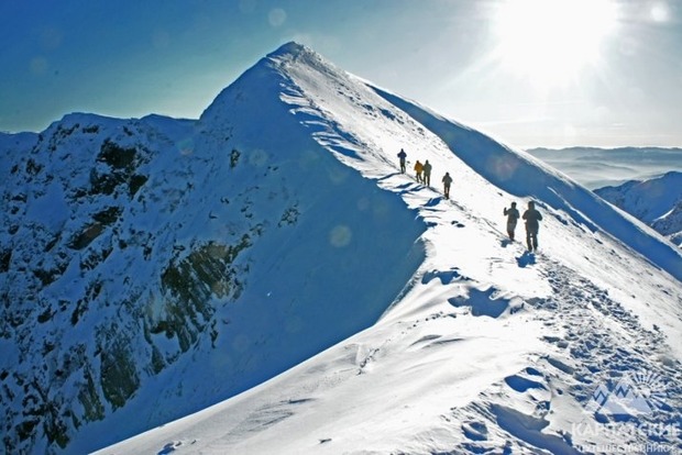 В горах Закарпаття знайдено туристів, що заблукали