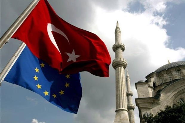 Турция может признать недействительными договоренности с ЕС о беженцах