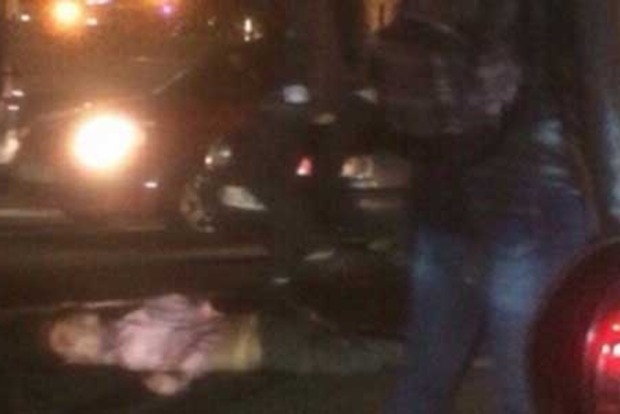На Майдане Независимости в Киеве Opel сбил пьяного пешехода
