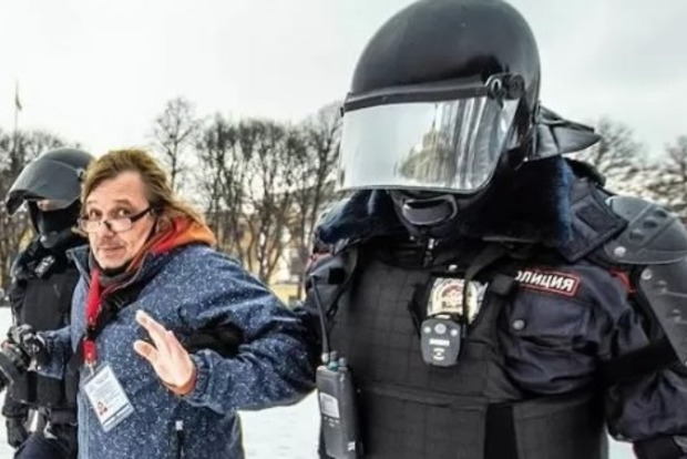 Руководители более 30 мировых СМИ требуют от России освободить журналиста WSJ