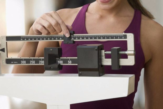 Как правильно взвешиваться, чтобы знать свой реальный вес  