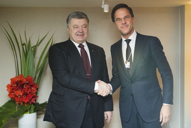 Порошенко в Давосе встретился с премьер-министром Нидерландов 
