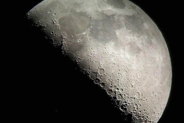 Китай підкорює темну сторону Місяця
