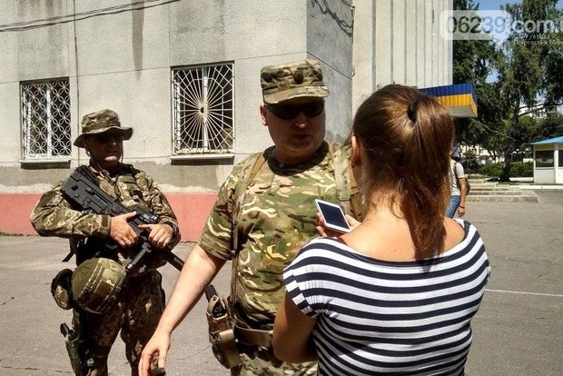 Турчинов проинспектировал глушилки пропагандистских СМИ на Донбассе
