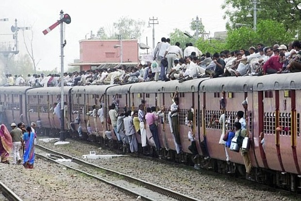 Голландский путешественник разбился насмерть, спрыгивая с поезда в Индии