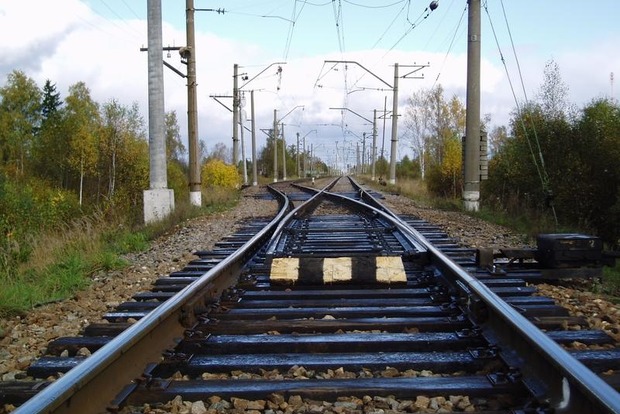 У Львівській області на залізниці попередили три вибухи, в перестрілці поранено працівника СБУ
