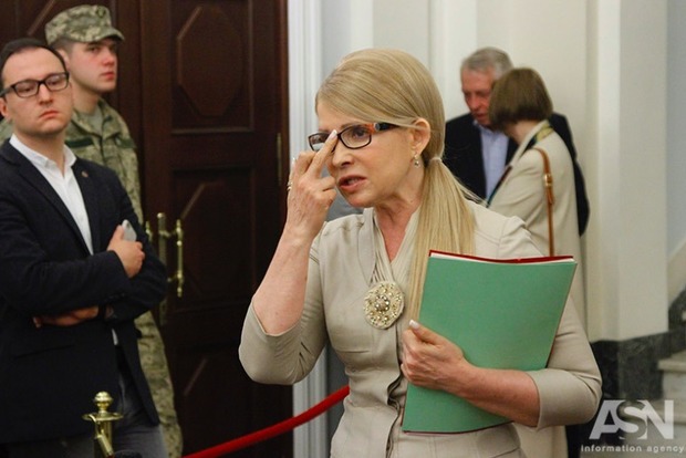 Опубликовано видео, как Ляшко-«скотыняка» молился за Тимошенко-«президента»