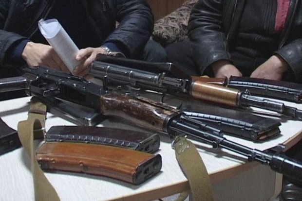 В Днепропетровской области в лесу нашли оружие и боеприпасы