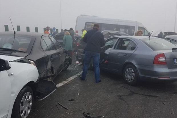 У Румунії в зіткненні 29 автомобілів загинули чотири людини