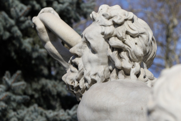 Вандалы в Одессе повредили знаменитую копию древнегреческой скульптуры