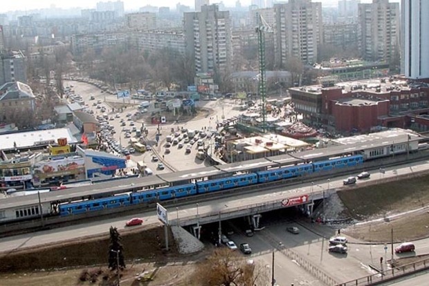 В Киеве на станции метро «Левобережная» скончался пассажир