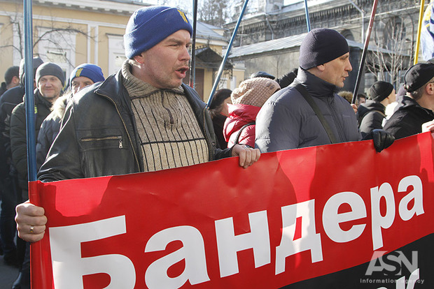 Жесткая реакция Украины на антибандеровский закон сыграет на руку Кремлю - эксперт