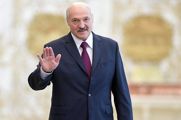 СМИ сообщили об инсульте у Лукашенко. Его пресс-секретарь опровергает 