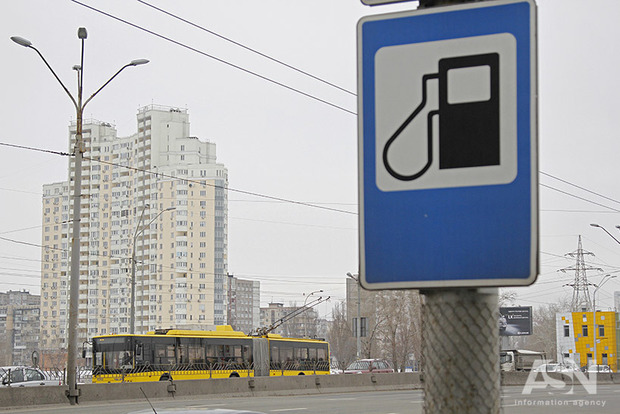 В ближайшее время бензин в Украине подорожает еще на гривну – эксперт 