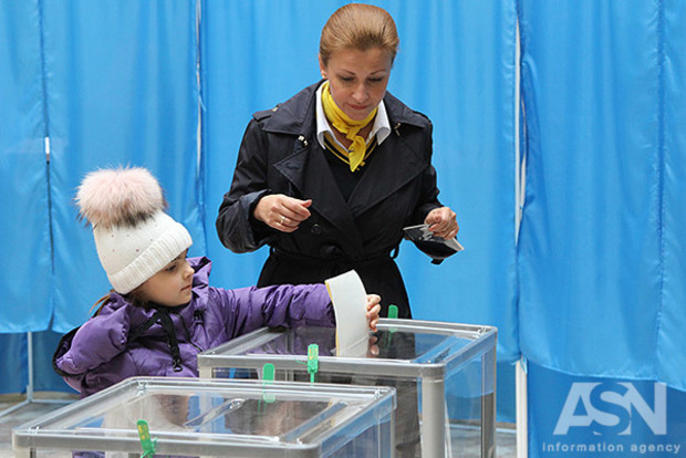 22% українців голосували б за Тимошенко-президента, Порошенко - поки четвертий