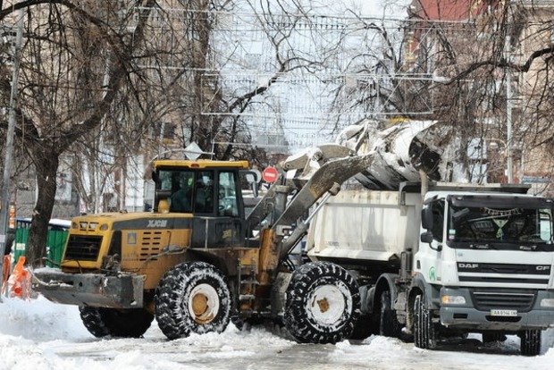 Гройсман доручив «Укравтодору» перевірити готовність техніки до зими