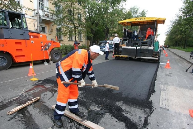 В Киеве ограничат движение автомобилей на улицах из-за ремонта дорог