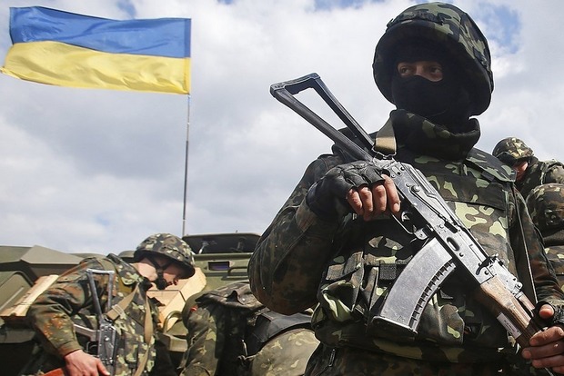 На Донбассе получили ранения трое украинских военных