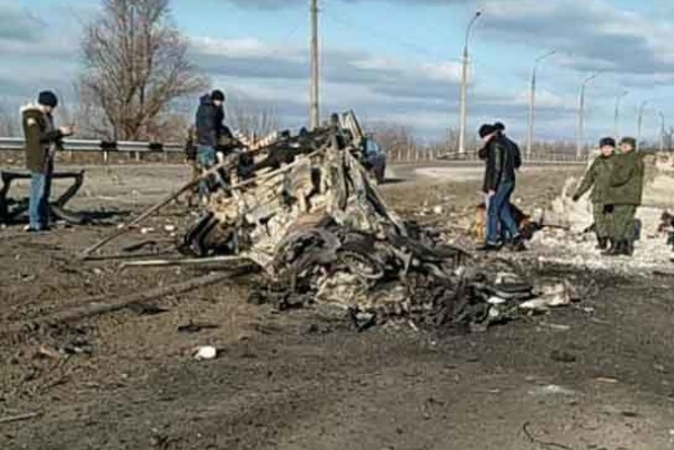 Число погибших при взрыве автомобиля на КПП в Донбассе возросло