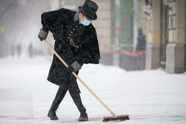 Синоптики розповіли про покращення погоди в Україні, та сніг з дощем лишаються: де саме