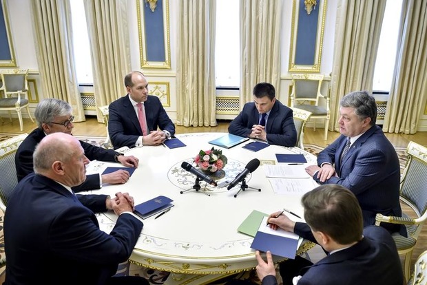 Порошенко закликав Світовий конгрес українців активізувати зусилля зі звільнення Савченко