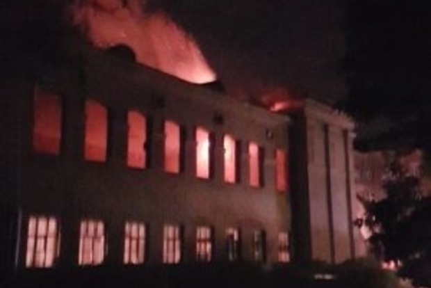 Вибух і пожежа в Одесі. Горіла будівля Міноборони