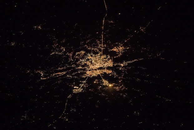 Астронавт NASA зробив гарний знімок нічного Києва з космосу
