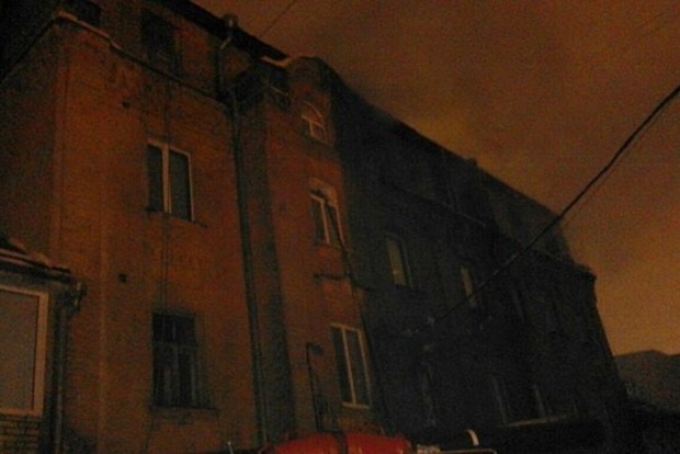 В Киеве горел наполовину выселенный дом на Саксаганского