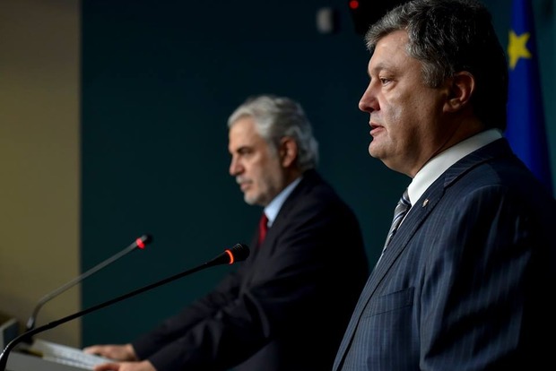 Порошенко пообещал не останавливаться на «списке Савченко»