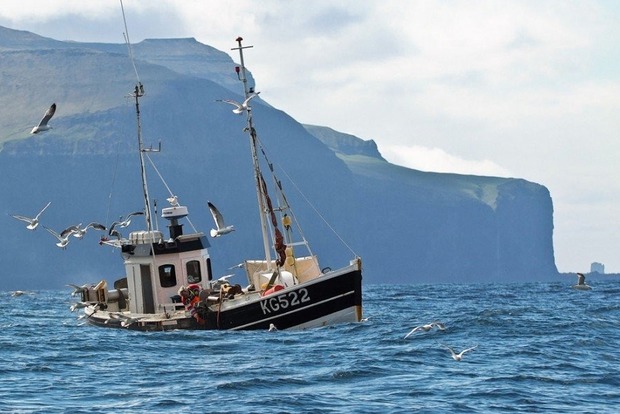 Рыболовецкое судно с украинцами пропало в Японском море