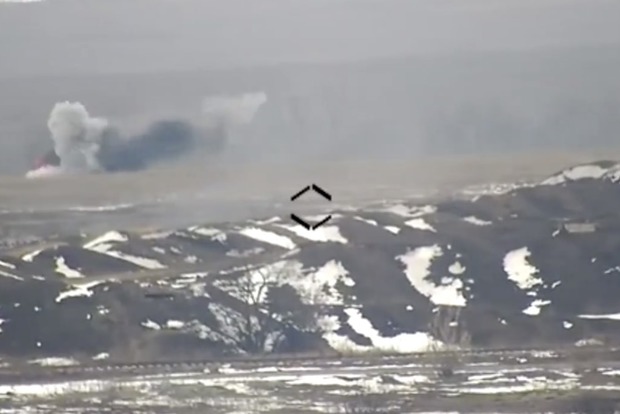 Штаб АТО показал видео уничтожения БМП боевиков