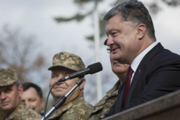 Порошенко заявил, что Украине безопасно предоставлять летальное оружие