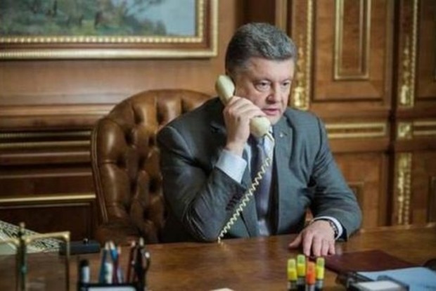 Порошенко позвонил Надежде Савченко