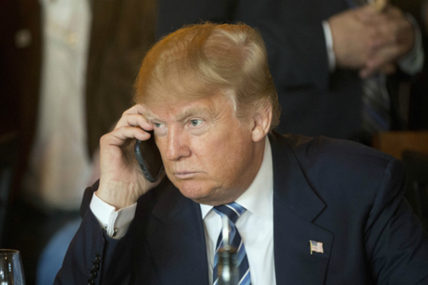 Директор нацрозвідки США телефонував Трампу і засудив фальшиве «досьє»