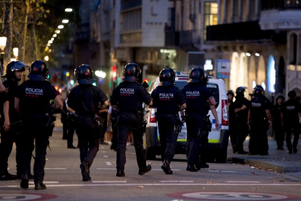 Под Барселоной в Камбрильсе произошел еще один наезд на пешеходов: застрелено четверо террористов