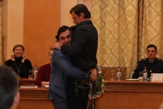 Депутаты Одесского горсовета вынесли из зала Сашу Боровика