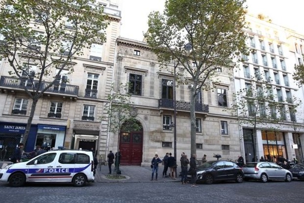 Кім Кардашьян пограбували на кілька мільйонів доларів у Парижі
