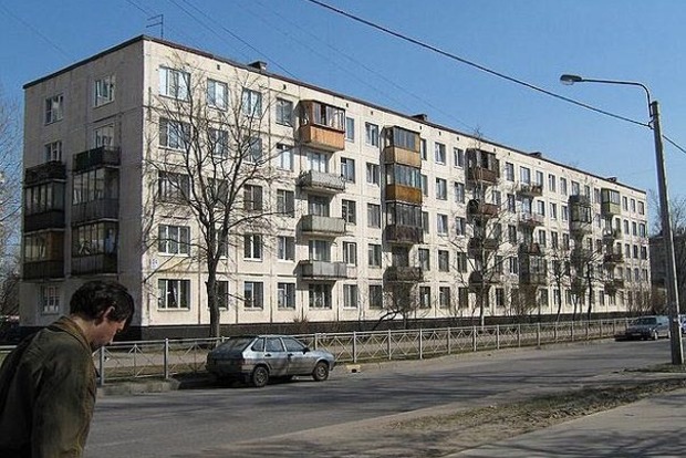 На Днепропетровщине серийный грабитель угрожал взорвать пятиэтажку