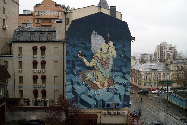 В центре Киева в рамках арт-проекта расписали фасад дома