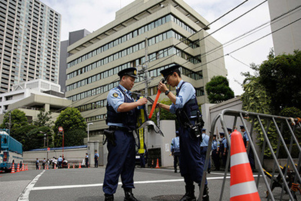 Японцев арестовали за оргию в отеле