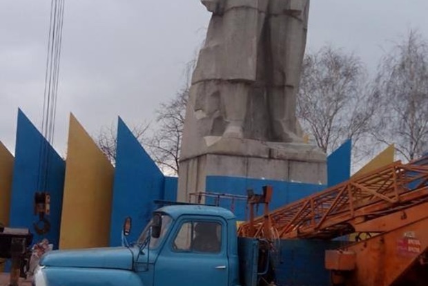 В Луганской области демонтировали 151 памятник