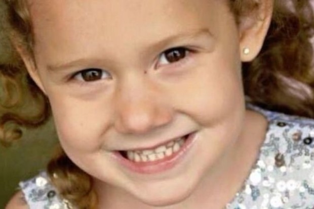 Маленька дівчинка померла через запізнення до лікаря