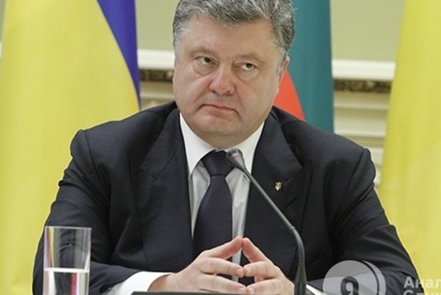 Порошенко заявил, что разрешить конфликт на Донбассе без участия Киева невозможно