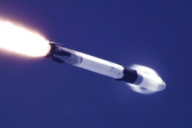 SpaceX вивела на орбіту чергову партію супутників. Глобальна павутина Інтернету від Ілона Маска стала ще ближче