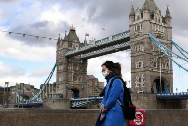 В Лондоне из-за распространения омикрон-штамма ковида объявлено чрезвычайное положение