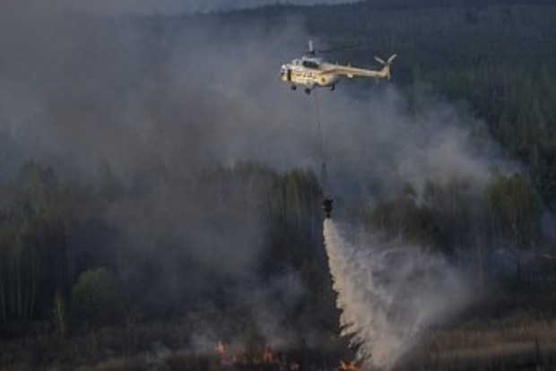 Пожар в Чернобыльской зоне тушат 30 единиц техники