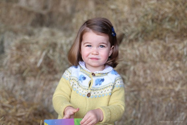 Королевская семья показала новое фото принцессы Шарлотты