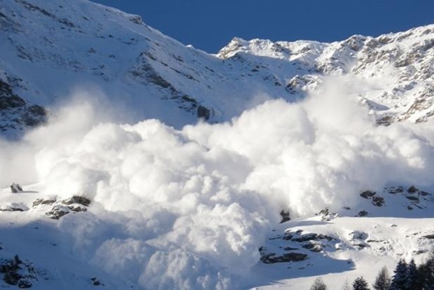 У Карпатах з гори Плай зійшла снігова лавина
